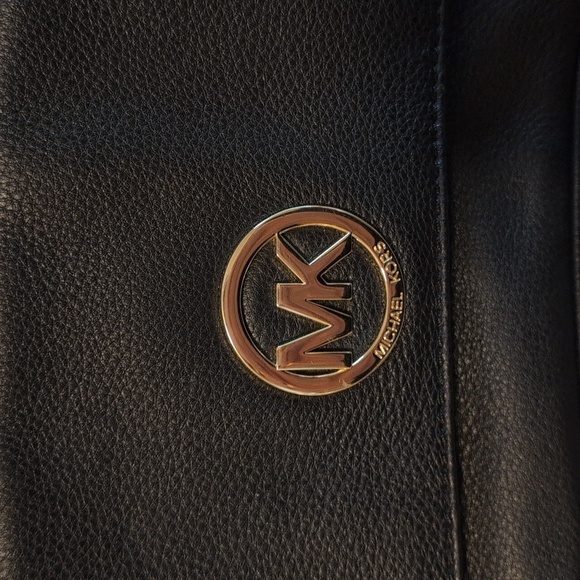 Michael Kors Black and Gold Leather Shoulder Bag - Picture 2 of 13